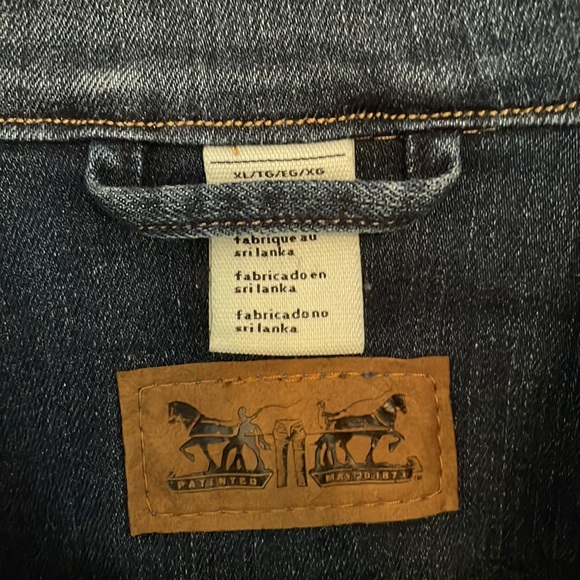 Stonewashed Levi’s jacket - Picture 2 of 5